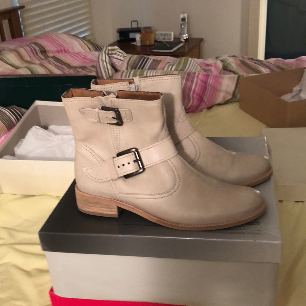 Gabor Buckle Booties size 8.5